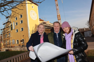 Wildshut Gästehaus Umbau - Eigentümerfamilie und Architektin