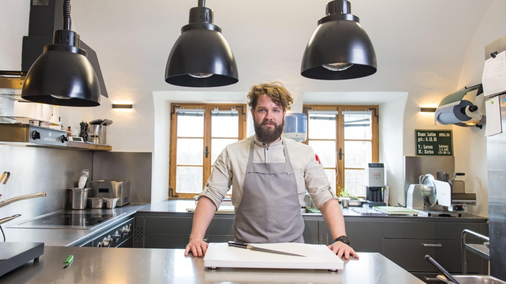 Wildshut-Küchenchef Stefan Sigl und sein Team wurden für ihre regionale Küche mit zwei Gault&Millau-Hauben ausgezeichnet.