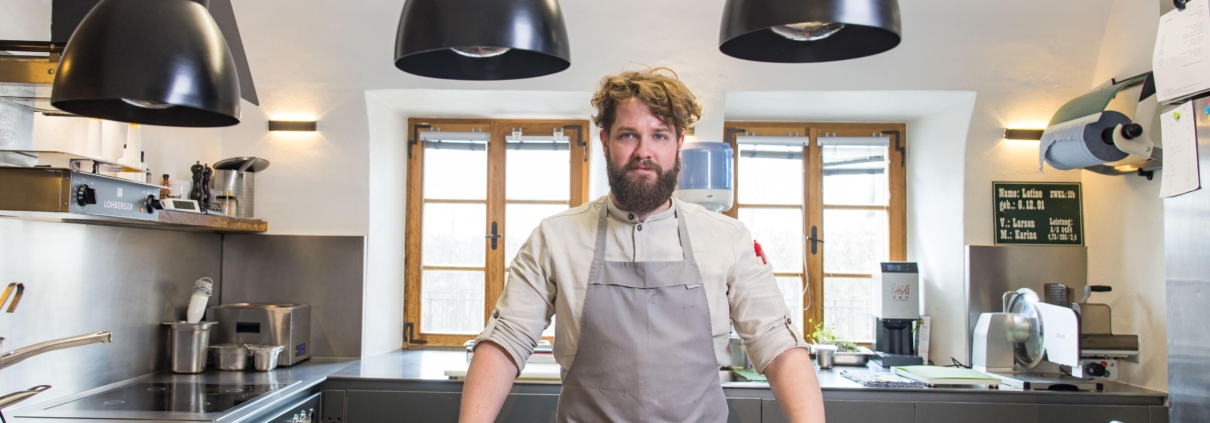 Wildshut-Küchenchef Stefan Sigl und sein Team wurden für ihre regionale Küche mit zwei Gault&Millau-Hauben ausgezeichnet.