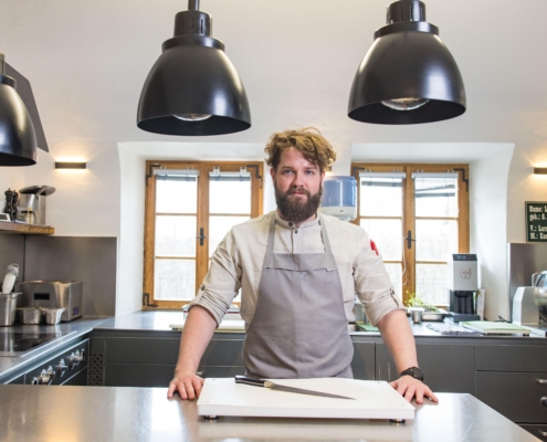 Wildshut-Küchenchef Stefan Sigl und sein Team wurden für ihre regionale Küche mit zwei Gault&Millau-Hauben ausgezeichnet.